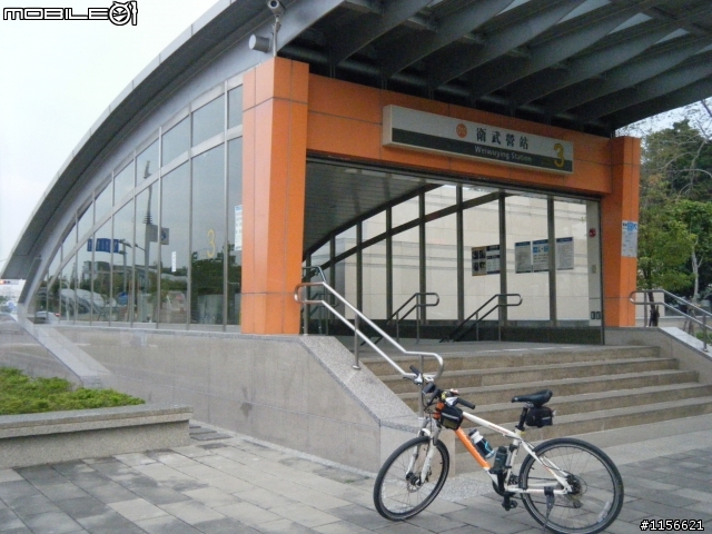 高雄市捷運紅線和橘線各站巡禮