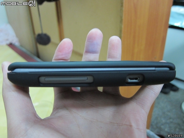 Derise z HTC原廠保護套