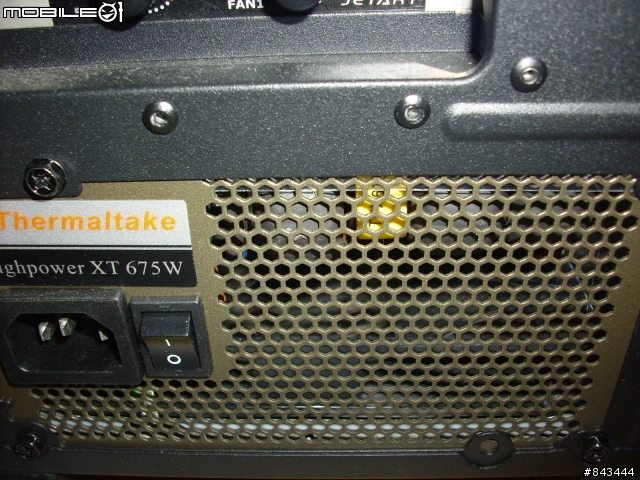 Thermaltake Toughpower XT 675W---破皮送檢修。