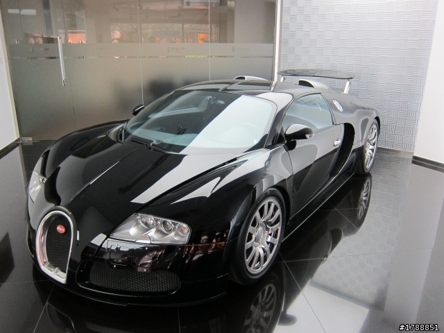 在北京驚見Bugatti Veyron~