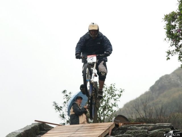 2011/01/08 Specialized 黃金小鎮精英下坡賽 照片