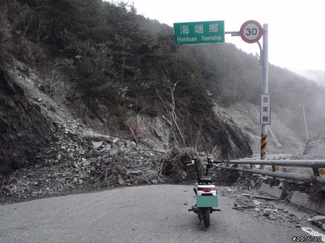 騎著 HONDA MOTOCOMPO 征服埡口 南橫之旅 ! ( 西部 )