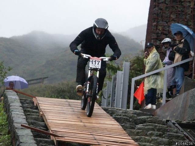 2011/01/08 Specialized 黃金小鎮精英下坡賽 照片