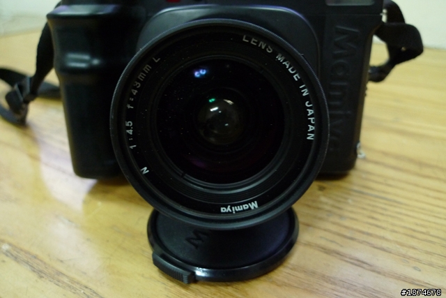 可請幫忙估照片中的mamiya 7ii 值多少錢嗎??