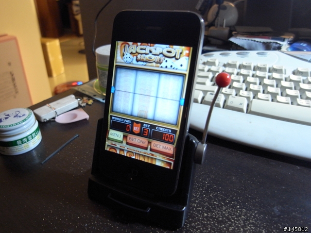 [分享] iPhone Jackpot Slots 吃角子老虎