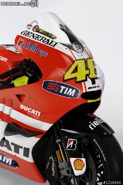 羅西 2011 年 ducati dainese 最新配色 定裝