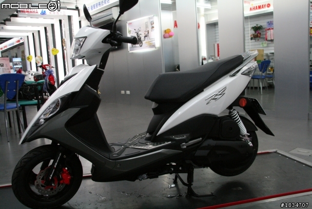 人生第一台機車~RSZERO 興奮開箱囉!!