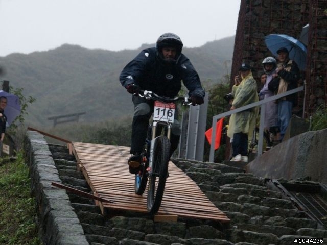 2011/01/08 Specialized 黃金小鎮精英下坡賽 照片