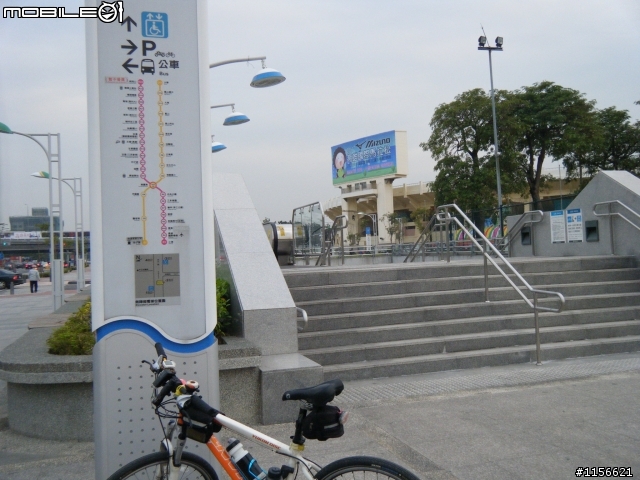 高雄市捷運紅線和橘線各站巡禮