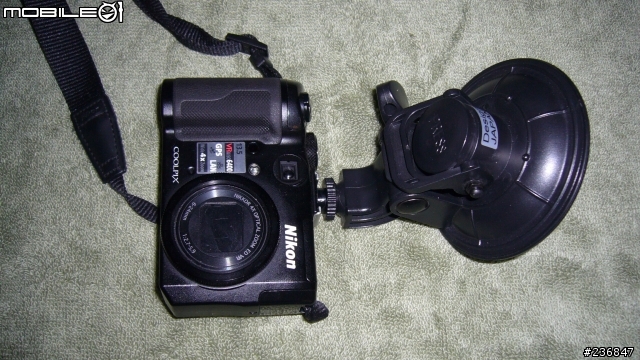 我的行車記錄"機"  NIKON P6000 + 熱靴+PDA架