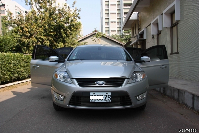[不專業開箱文] 銀莽 Mondeo 2.0 TDCI 亂亂拍.....  (2012/05/02 柴莽登出 )