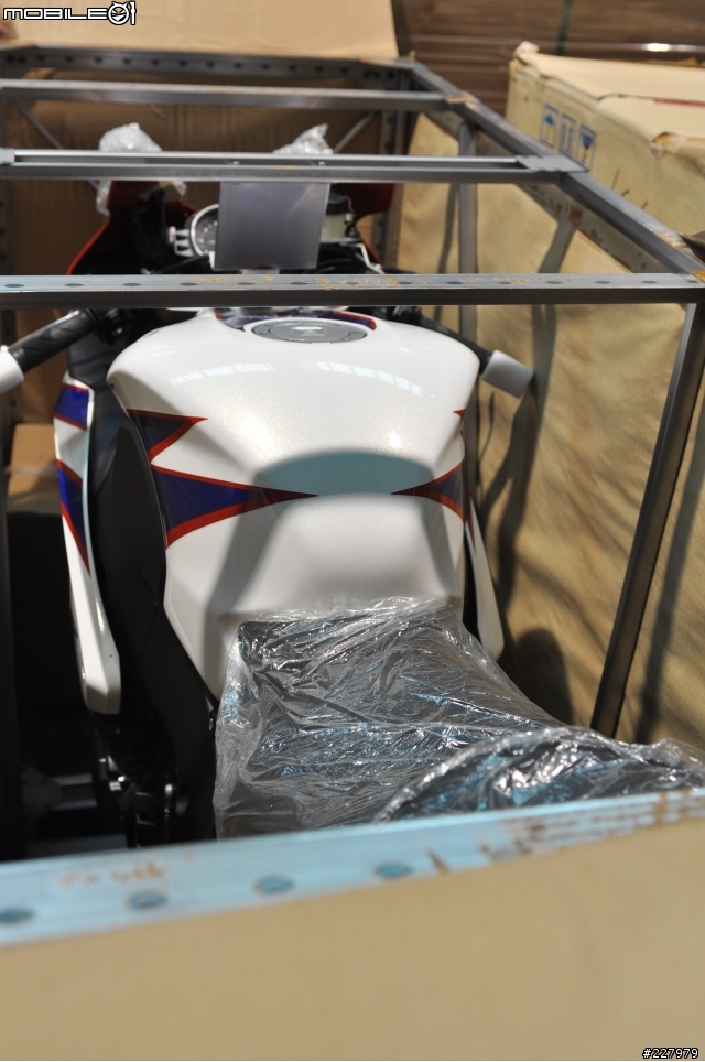 [低調的華麗] (照片更新)HONDA CBR1000RR HRC彩繪版
