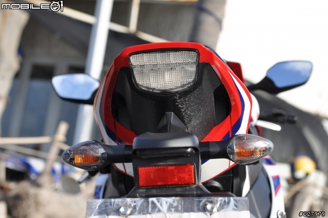 [低調的華麗] (照片更新)HONDA CBR1000RR HRC彩繪版