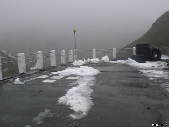 1/21 終於衝上去合歡山 武嶺了   都是雪