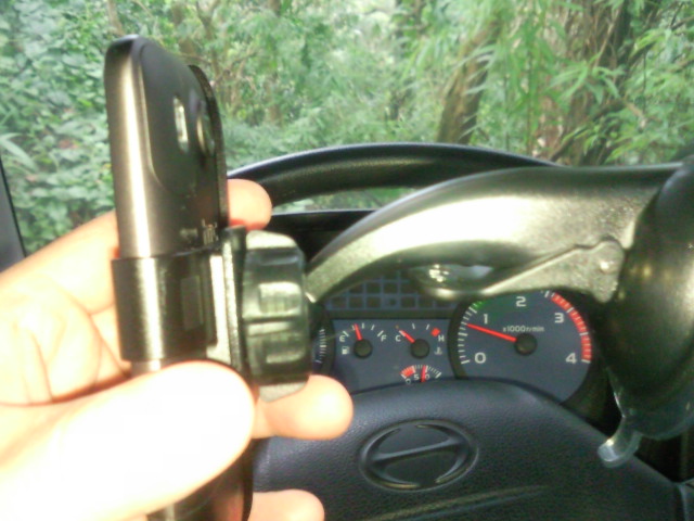[冒必屎決心的開箱]Desire HD專用原廠車架組 CU-S440開箱