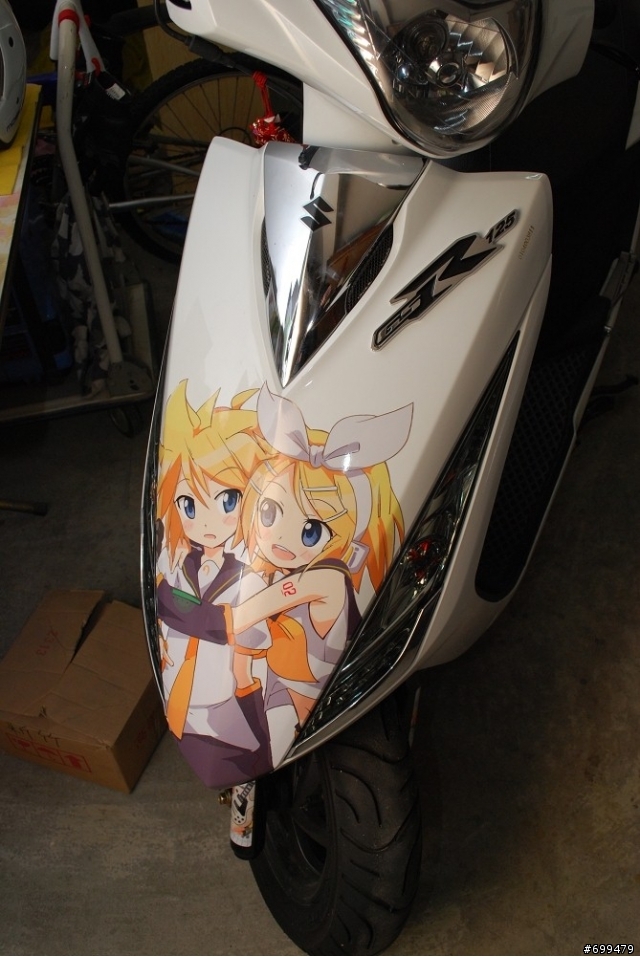 GSR Fi 痛車分享(鏡音鈴&連) & XZR 紅色低調卡夢貼