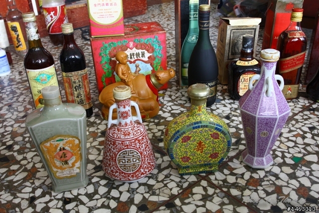大掃除掃到一堆酒