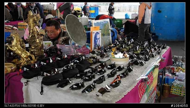 三重區 重新橋下跳蚤市場試看照片