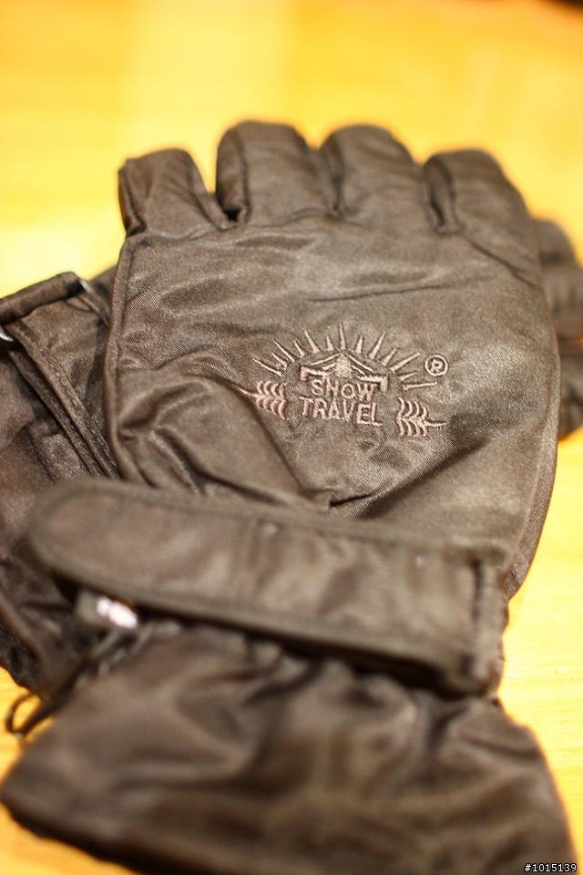 [抱怨]snow travel 防水手套 支持台灣品牌...品質??