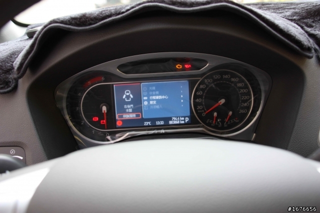 [不專業開箱文] 銀莽 Mondeo 2.0 TDCI 亂亂拍.....  (2012/05/02 柴莽登出 )