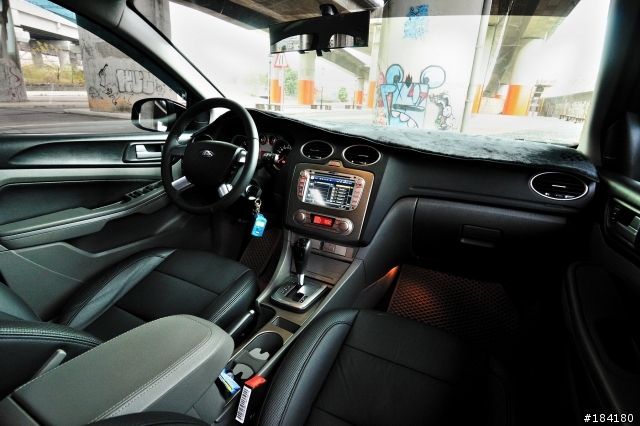 [開箱]Ford Focus 4D 豪華版