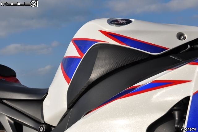 [低調的華麗] (照片更新)HONDA CBR1000RR HRC彩繪版