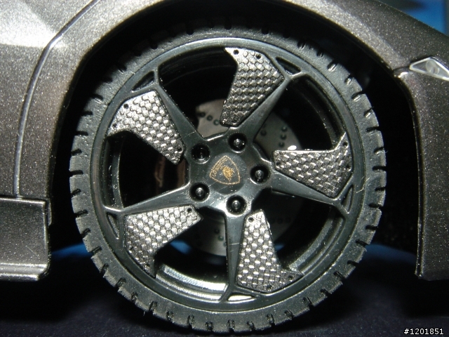 平價的實車比例遙控車- 1/18  Lamborghini Reventon part1