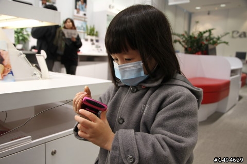 鏡頭銀圈圈貼紙脫落修復記
