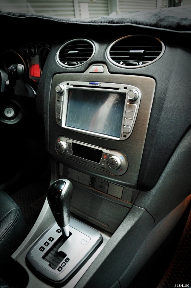 [開箱]Ford Focus 4D 豪華版