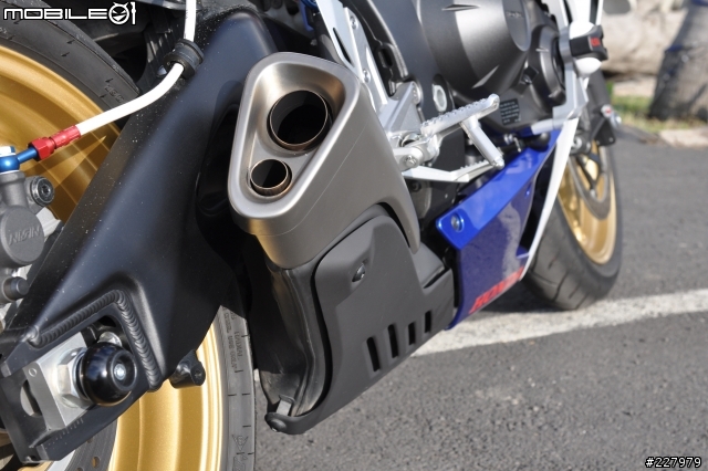 [低調的華麗] (照片更新)HONDA CBR1000RR HRC彩繪版