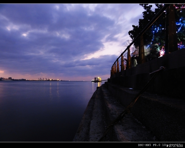 2010年最後一次以及2011年第一天的淡水夕照（使用相機HX5）