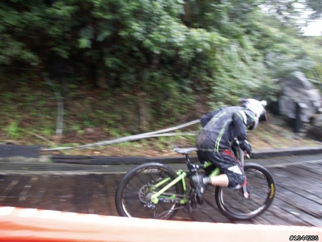 2011/01/08 Specialized 黃金小鎮精英下坡賽 照片