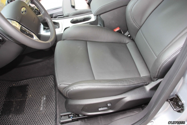 [不專業開箱文] 銀莽 Mondeo 2.0 TDCI 亂亂拍.....  (2012/05/02 柴莽登出 )