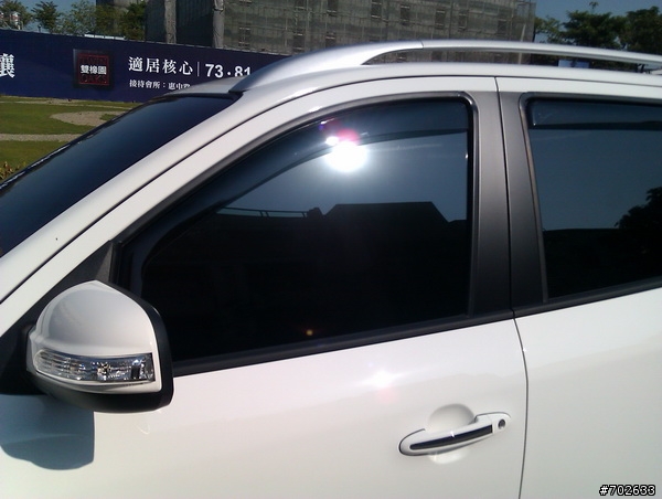 2011 Santa Fe + 內崁晴雨窗 + Hid + 日行燈