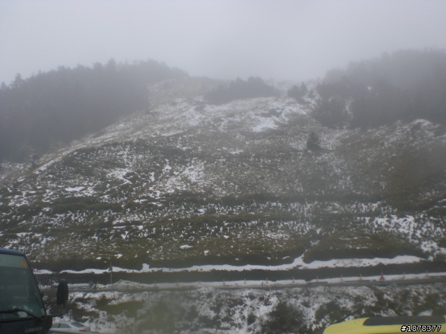 1/21 終於衝上去合歡山 武嶺了   都是雪