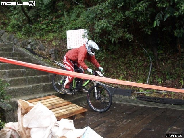 2011/01/08 Specialized 黃金小鎮精英下坡賽 照片