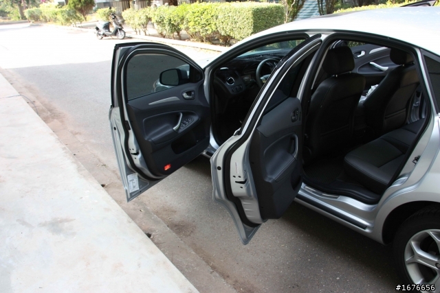 [不專業開箱文] 銀莽 Mondeo 2.0 TDCI 亂亂拍.....  (2012/05/02 柴莽登出 )