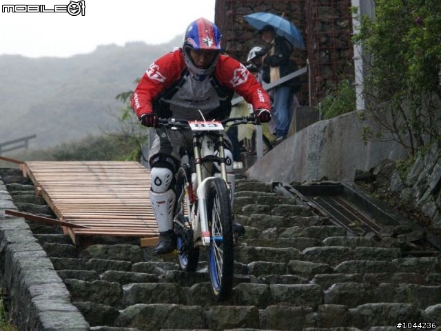 2011/01/08 Specialized 黃金小鎮精英下坡賽 照片
