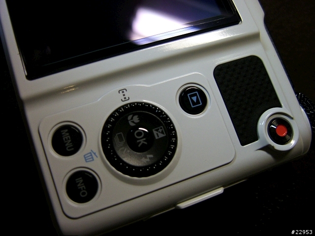 [開箱] Olympus XZ-1 機身細節+背帶綁法(2/1更新)