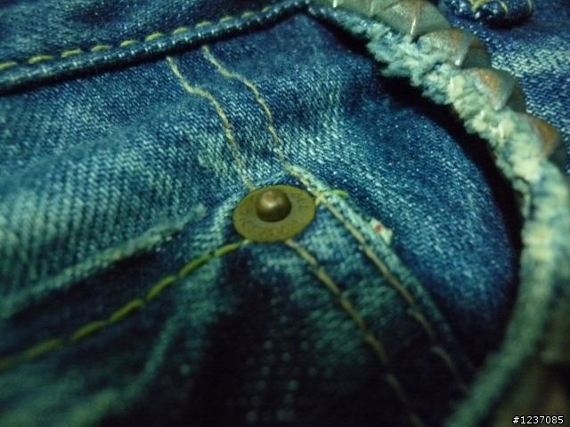 Hysteric Glamour 仿舊刷色破壞牛仔褲