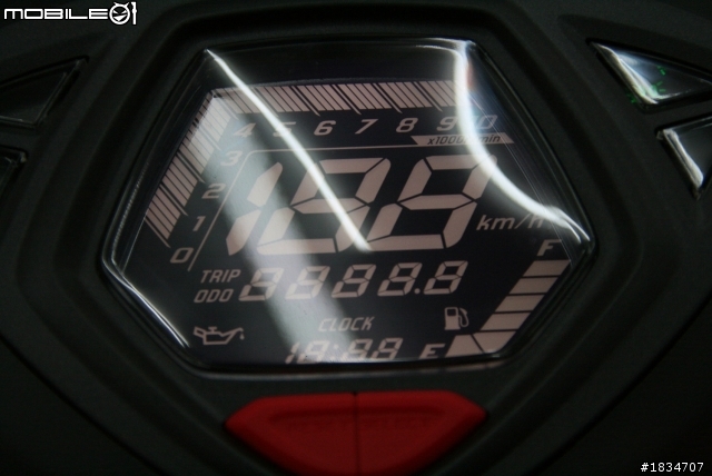 人生第一台機車~RSZERO 興奮開箱囉!!