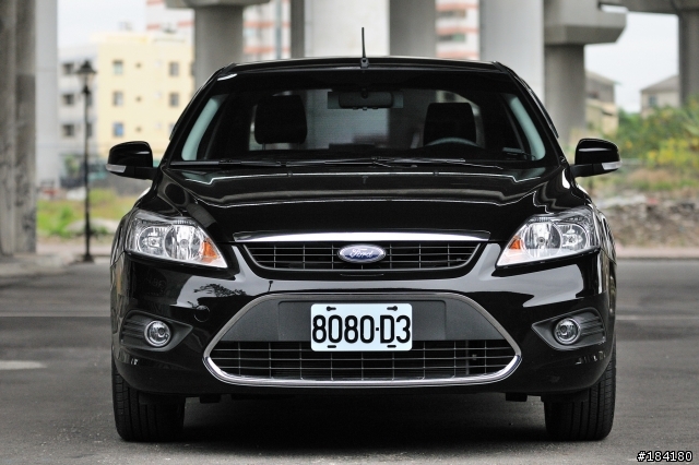 [開箱]Ford Focus 4D 豪華版