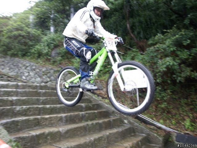 2011/01/08 Specialized 黃金小鎮精英下坡賽 照片