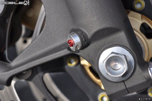 [低調的華麗] (照片更新)HONDA CBR1000RR HRC彩繪版