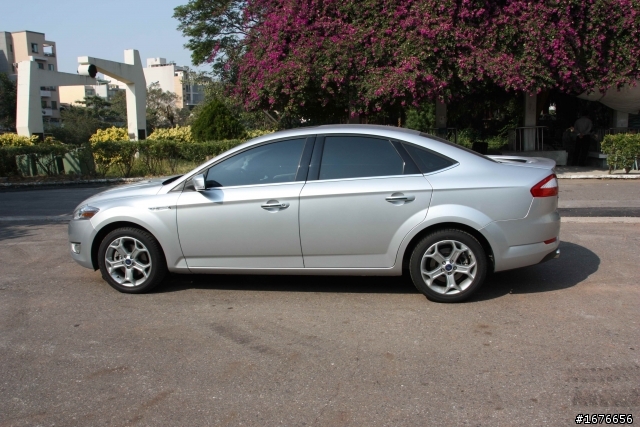 [不專業開箱文] 銀莽 Mondeo 2.0 TDCI 亂亂拍.....  (2012/05/02 柴莽登出 )