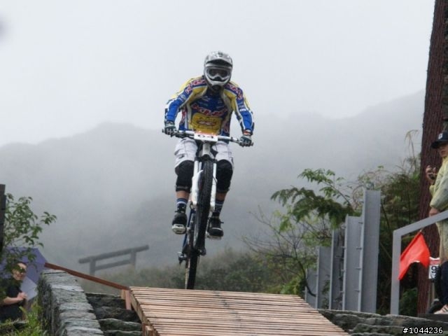 2011/01/08 Specialized 黃金小鎮精英下坡賽 照片
