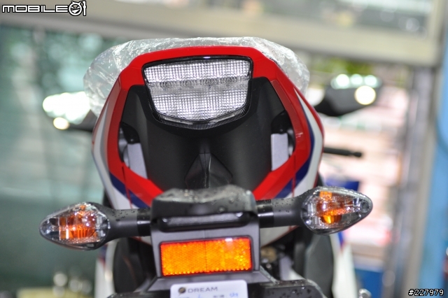 [低調的華麗] (照片更新)HONDA CBR1000RR HRC彩繪版