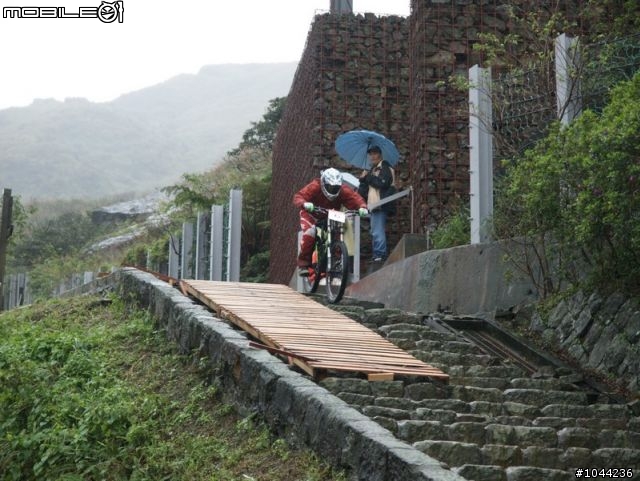 2011/01/08 Specialized 黃金小鎮精英下坡賽 照片