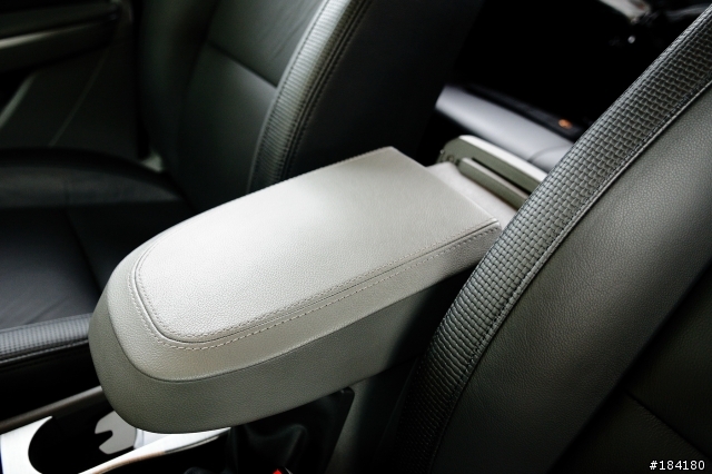 [開箱]Ford Focus 4D 豪華版