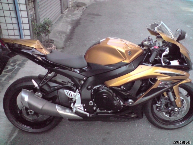 開箱 圓夢的阿魯 GSX-R750 2010